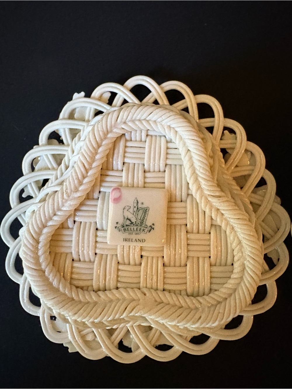 2 Belleek Irish Baskets, Woven Porcelain, Flowers and Bees. - Picture 5 of 7